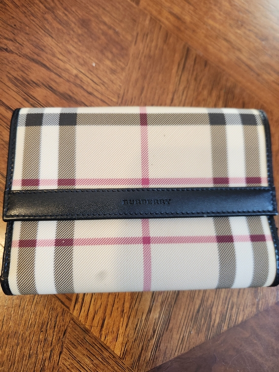 Burberry Handbags - Burberry Nova Check Wallet